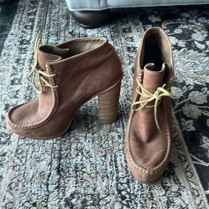Dolce Vita size 9 heeled chukkah booties